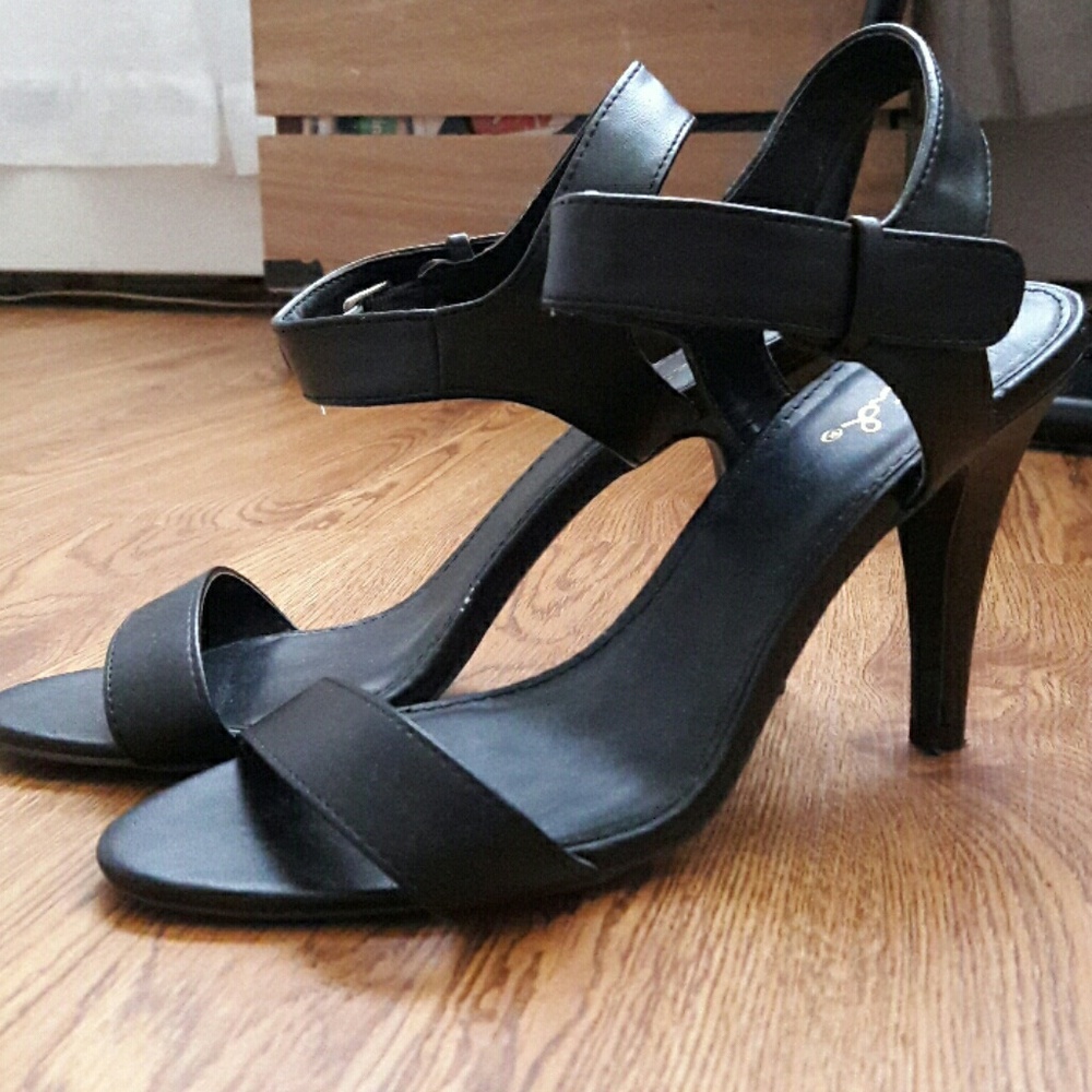 Black Heeled Sandal